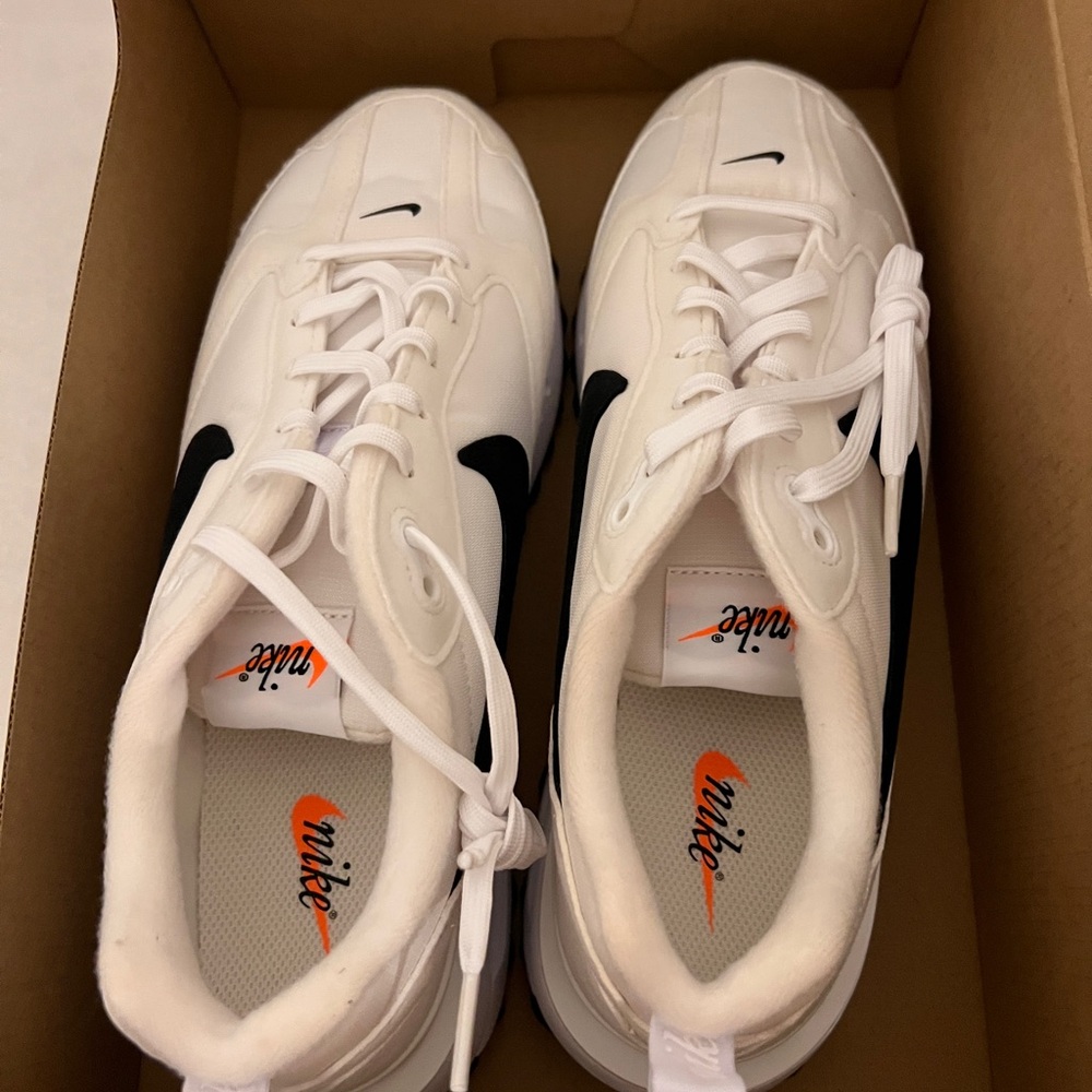 NEW. NEVER WORN Nike White and Black Air Max Dawn Athletic Shoe